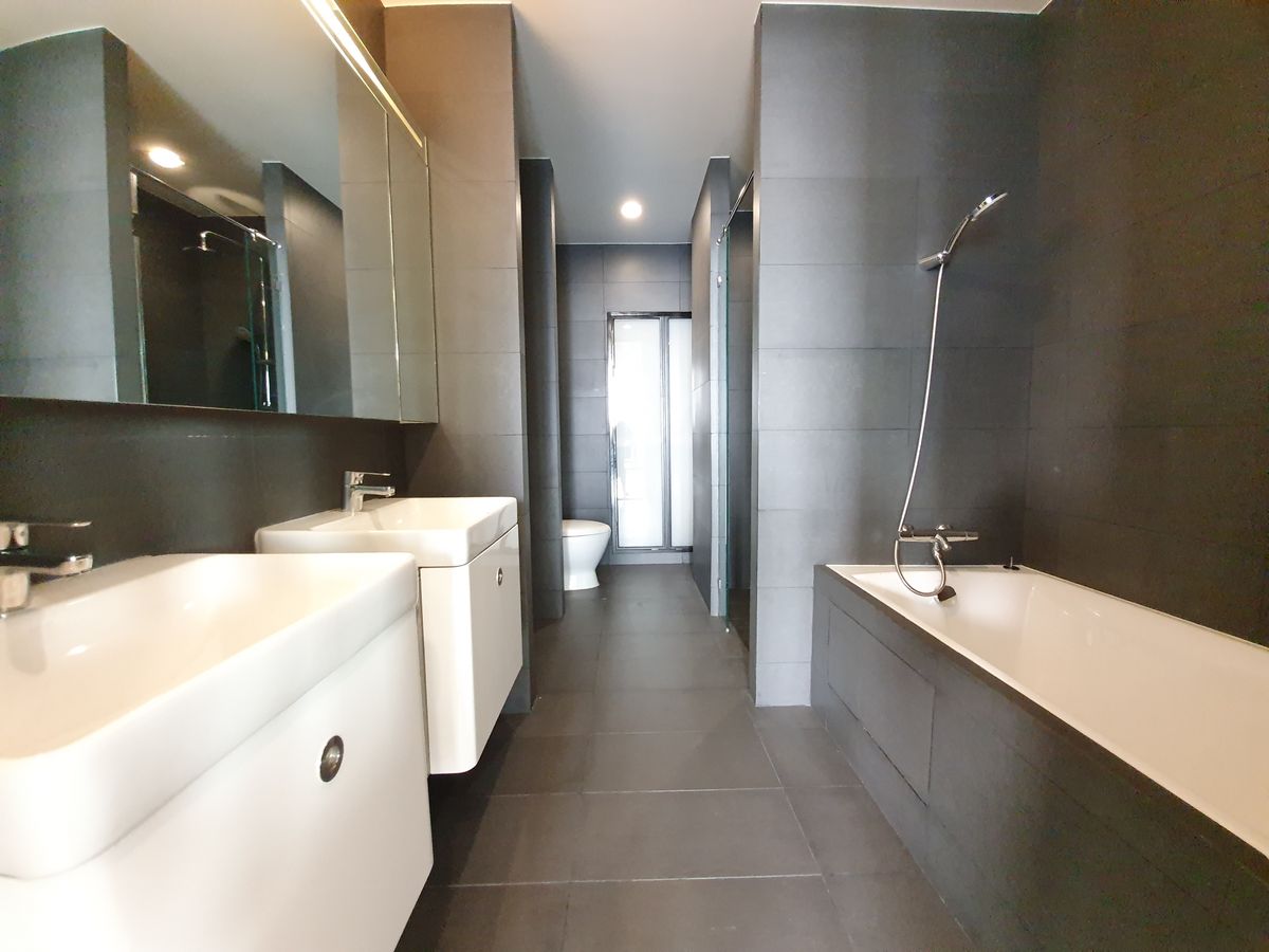 ให้เช่าคอนโดวิทยุ ชิดลม หลังสวน : ให้เช่าห้อง Duplex - Noble Ploenchit ราคา 220,000 บาท [MKr250613]