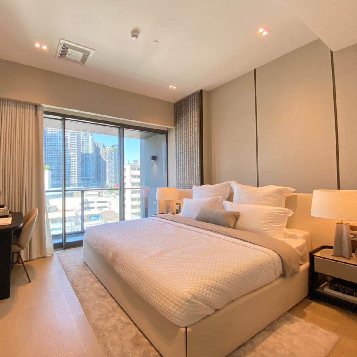 ขายคอนโดสุขุมวิท อโศก ทองหล่อ : For sale The Strand Thonglor ห้องใหม่จากโครงการ ขนาดใหญ่ 50.91 sq.m. @14.8MB