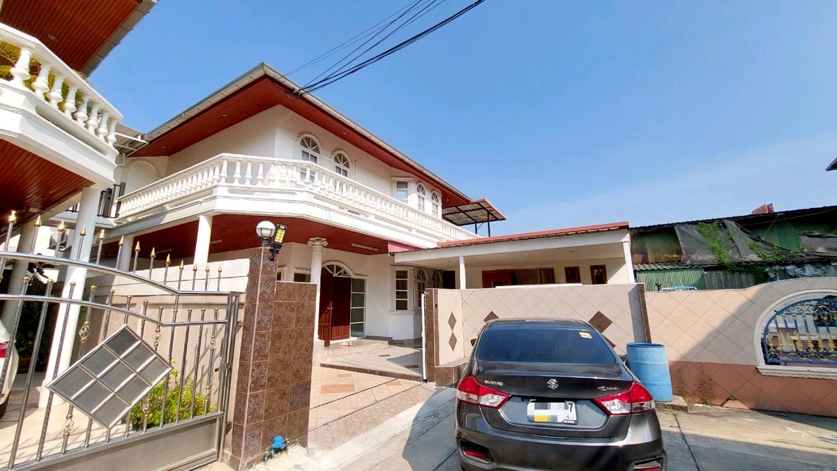 ขายบ้านปิ่นเกล้า จรัญสนิทวงศ์ : 🏡 ขายบ้านหลังมุม 5 ห้องนอน 5 ห้องน้ำ
📍โครงการบ้านอิ่มอัมพร 2 – ราชพฤกษ์ ซอย 9
💰 ราคาพิเศษเพียง 8.8 ล้านบาท

✨ บ้านเดี่ยวหลังใหญ่ ทำเลดี อยู่ต้นโครงการ ใกล้ทางเข้าเพียง 100 เมตร
เดินทางสะดวกทั้งรถยนต์และรถไฟฟ้า ใกล้ BTS เพียง 2 กม.
ใกล้ 7-Eleven เพียง 2
