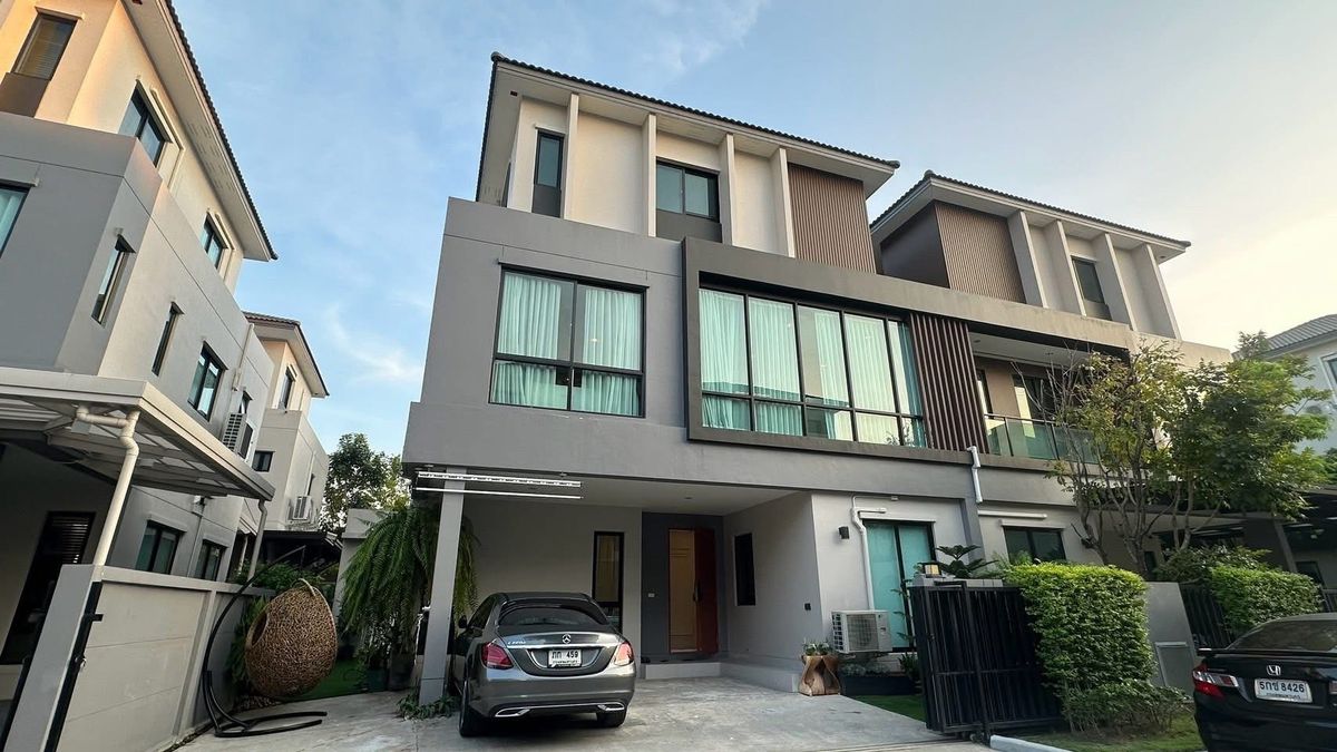 บ้านเอกชัย บางบอน :  ♤ Townhome Modern Style ♤ 3 ชั้น | ขนาดที่ดิน 40.60 ตร.ว. พื้นที่ใช้สอย 197.00 ตร.ม. | 3 ห้องนอน 5 ห้องน้ำ 3 ที่จอดรถ | ใกล้ เดอะมอลล์บางแค