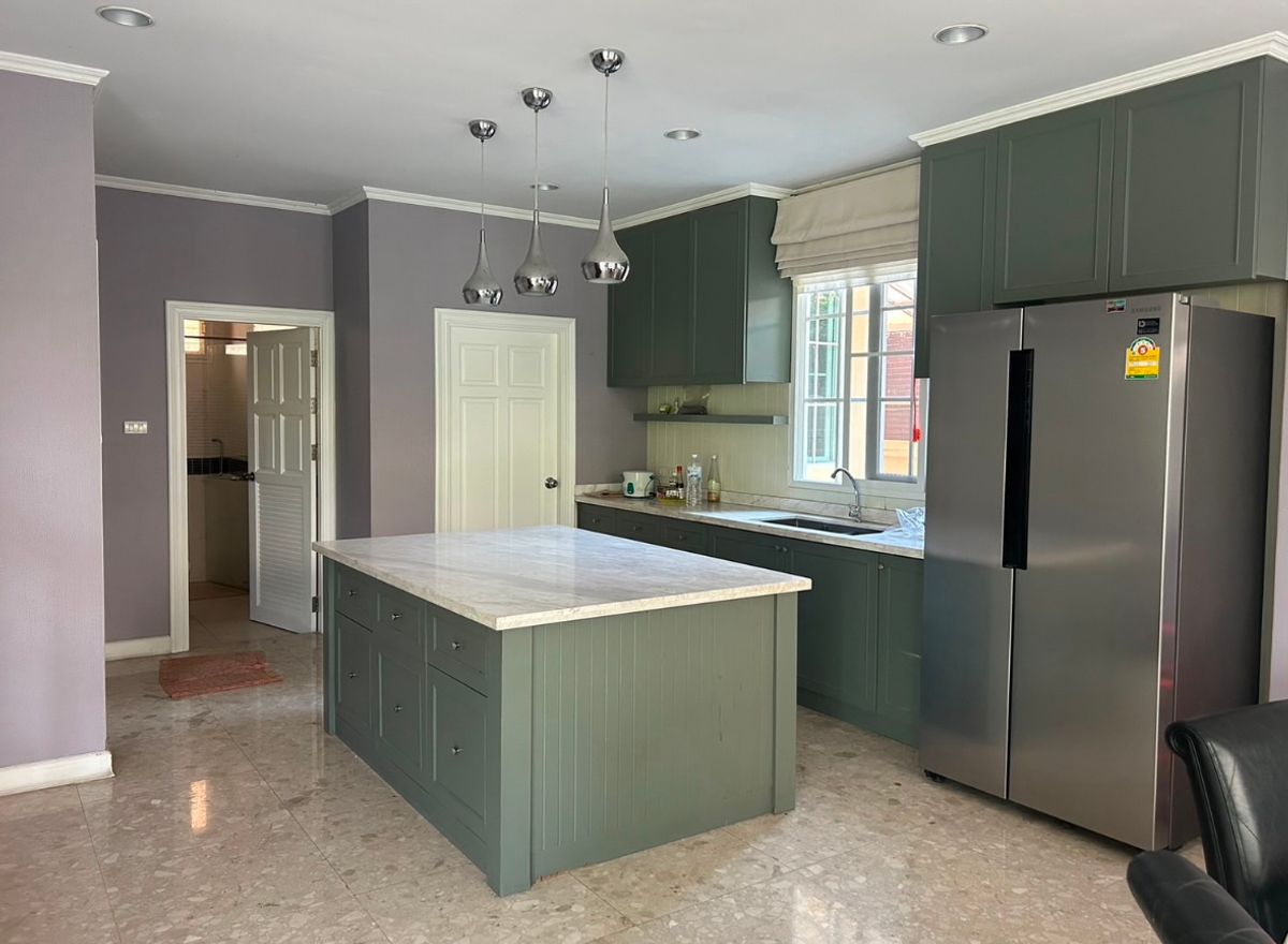 ขายบ้านลาดกระบัง สุวรรณภูมิ : โกลเด้น นครา อ่อนนุช 65 / 4 ห้องนอน (ขาย), Golden Nakara Onnut 65 / 4 Bedrooms (FOR SALE) FON062