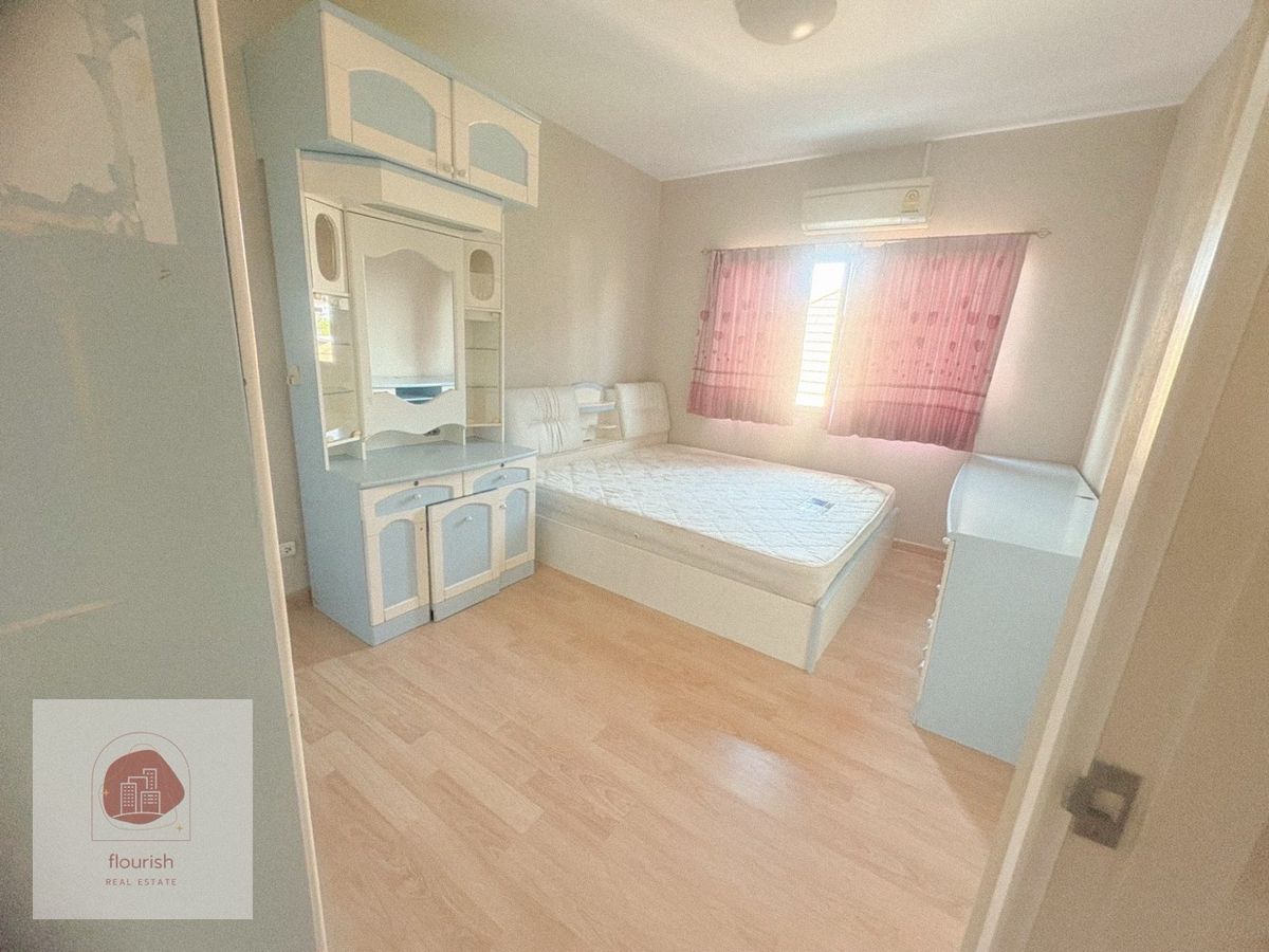 For SaleTownhomeOnnut, Udomsuk : 3 -storey townhome for sale, Golden Location, The Prai Village, Onnut 36