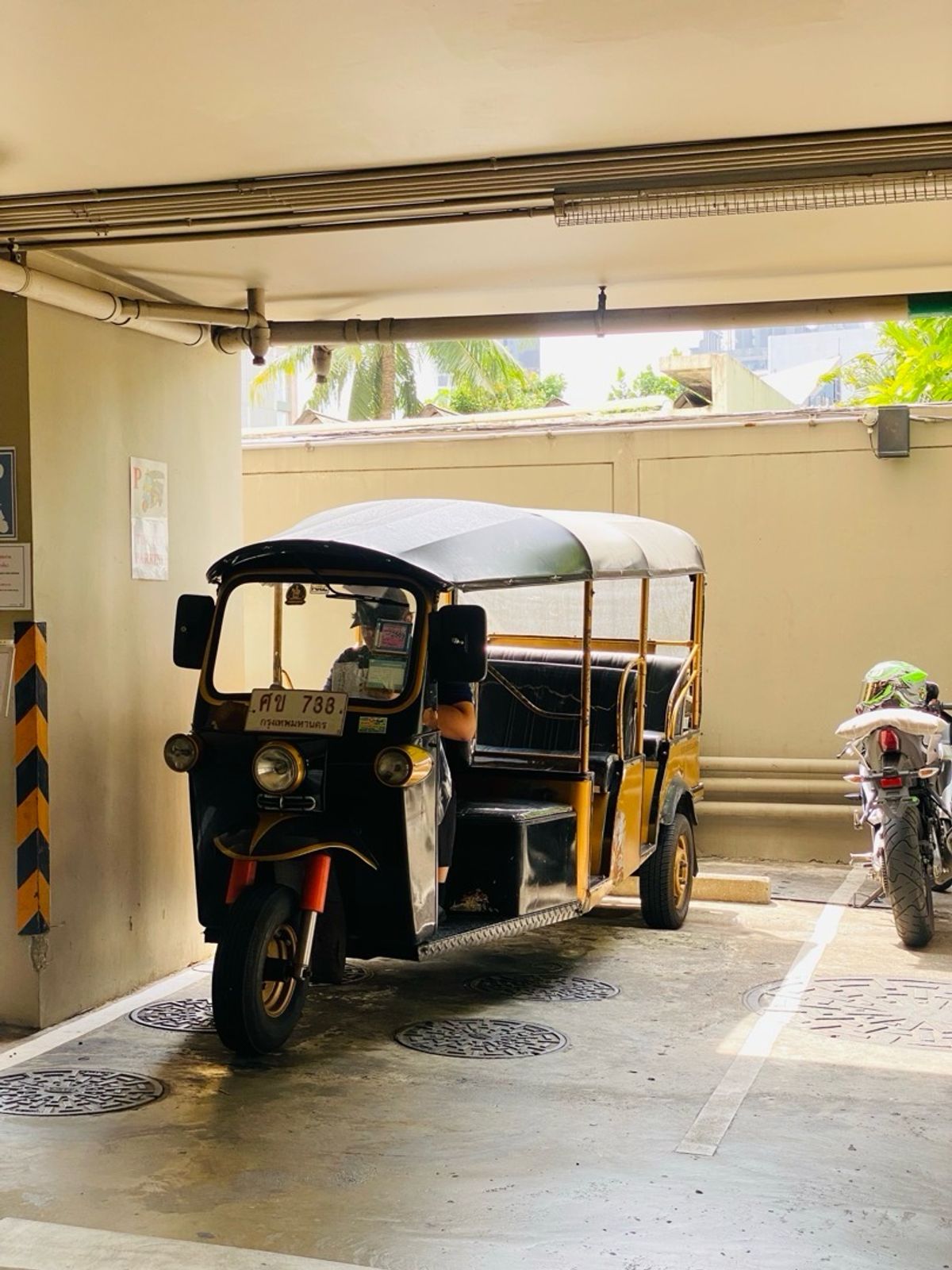 ขายคอนโดสุขุมวิท อโศก ทองหล่อ : เลต ดเวล สุขุมวิท26 คอนโด 3 ชั้น สุด Rare Item พร้อมสระว่ายน้ำส่วนตัว ใจกลางสุขุมวิท 26