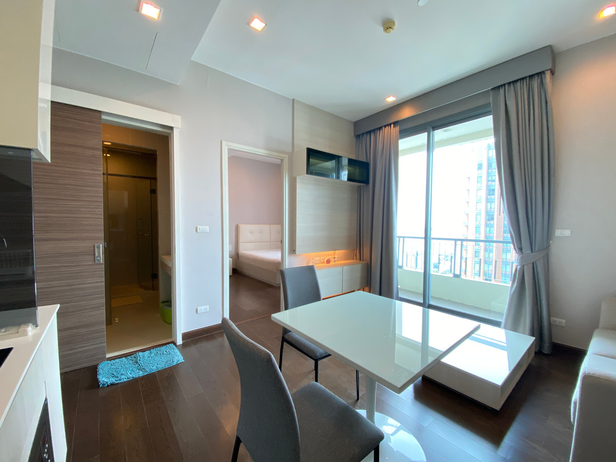For SaleCondoRama9, Petchburi, RCA : Urgent sale, luxury condo in the heart of Asoke! Addicted to MRT. Price.