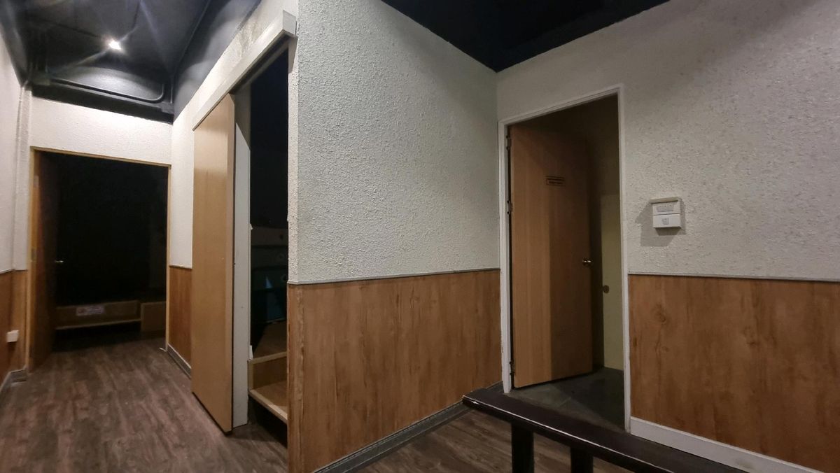 For RentShop HouseSukhumvit, Asoke, Thonglor : Rent a Thonglor commercial building, suitable for a restaurant, 4 meters wide, 15 sq.m., 4 layers high