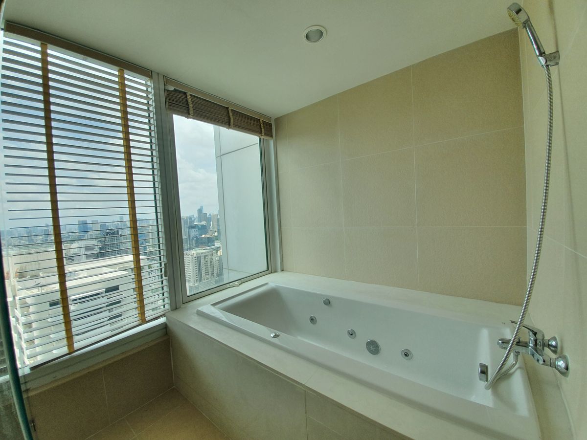 ให้เช่าคอนโดพระราม 9 เพชรบุรีตัดใหม่ RCA : ให้เช่า Penthouse - Circle Condominium ราคา 220,000 บาท [MKr250611]