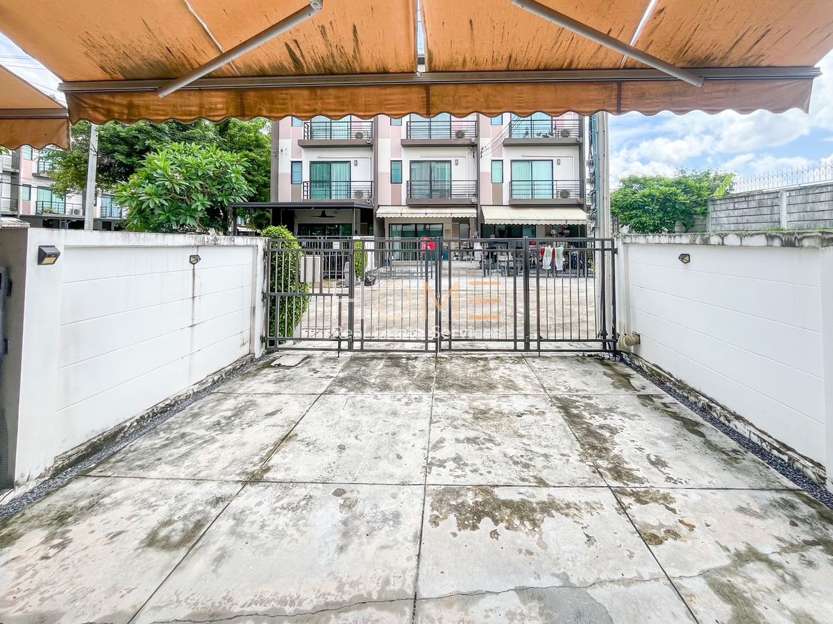 ขายทาวน์โฮมนวมินทร์ รามอินทรา : บ้านกลางเมือง นวมินทร์ 42 / 3 ห้องนอน (ขาย), Baan Klang Muang Nawamin 42 / 3 Bedrooms (FOR SALE) TPM099