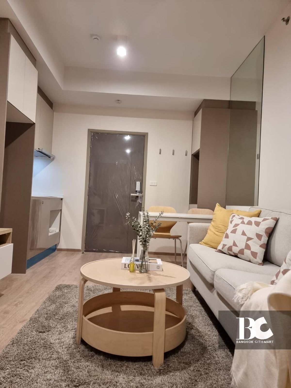 For SaleCondoRama9, Petchburi, RCA : Ideo Rama 9-ASOKE near MRT Rama 9 Station 35 sq.m., only 5.02 MB* Contact: 095-3701483