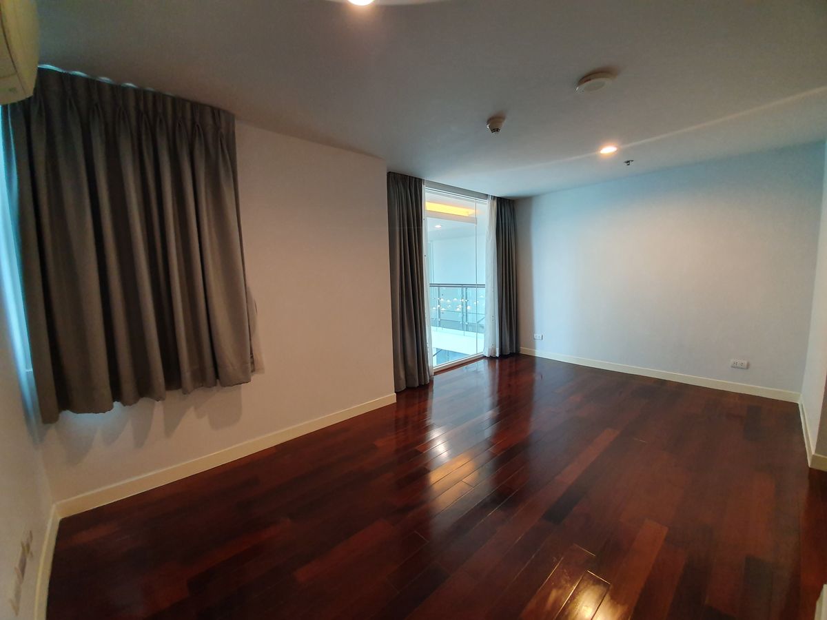 ให้เช่าคอนโดพระราม 9 เพชรบุรีตัดใหม่ RCA : ให้เช่า Penthouse - Circle Condominium ราคา 220,000 บาท [MKr250611]