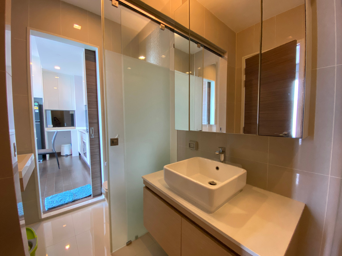 For SaleCondoRama9, Petchburi, RCA : Urgent sale, luxury condo in the heart of Asoke! Addicted to MRT. Price.