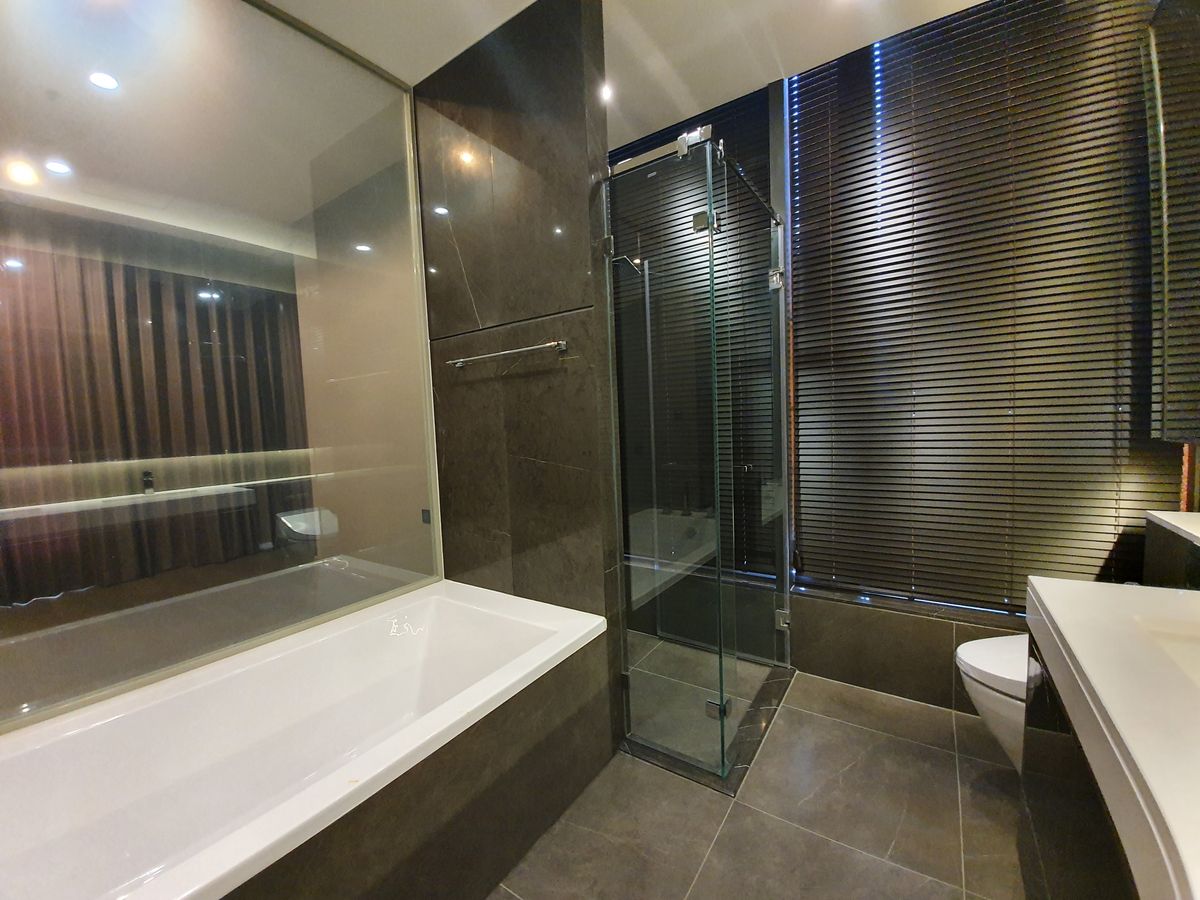 ให้เช่าคอนโดพระราม 9 เพชรบุรีตัดใหม่ RCA : ให้เช่า The Esse at Singha Complex ราคา 80,000 บาท [MKr250603]