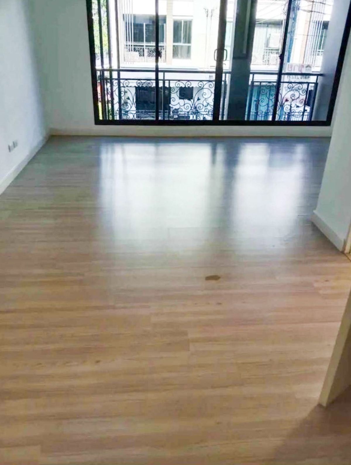 ขายทาวน์โฮมนวมินทร์ รามอินทรา : บ้านกลางเมือง นวมินทร์ 42 / 3 ห้องนอน (ขาย), Baan Klang Muang Nawamin 42 / 3  Bedrooms (FOR SALE) TPM098