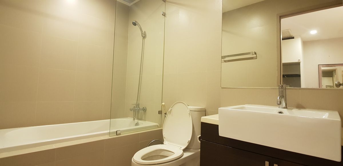 ให้เช่าคอนโดสุขุมวิท อโศก ทองหล่อ : ให้เช่า Noble Remix ราคา 100,000 บาท [MKr250605]