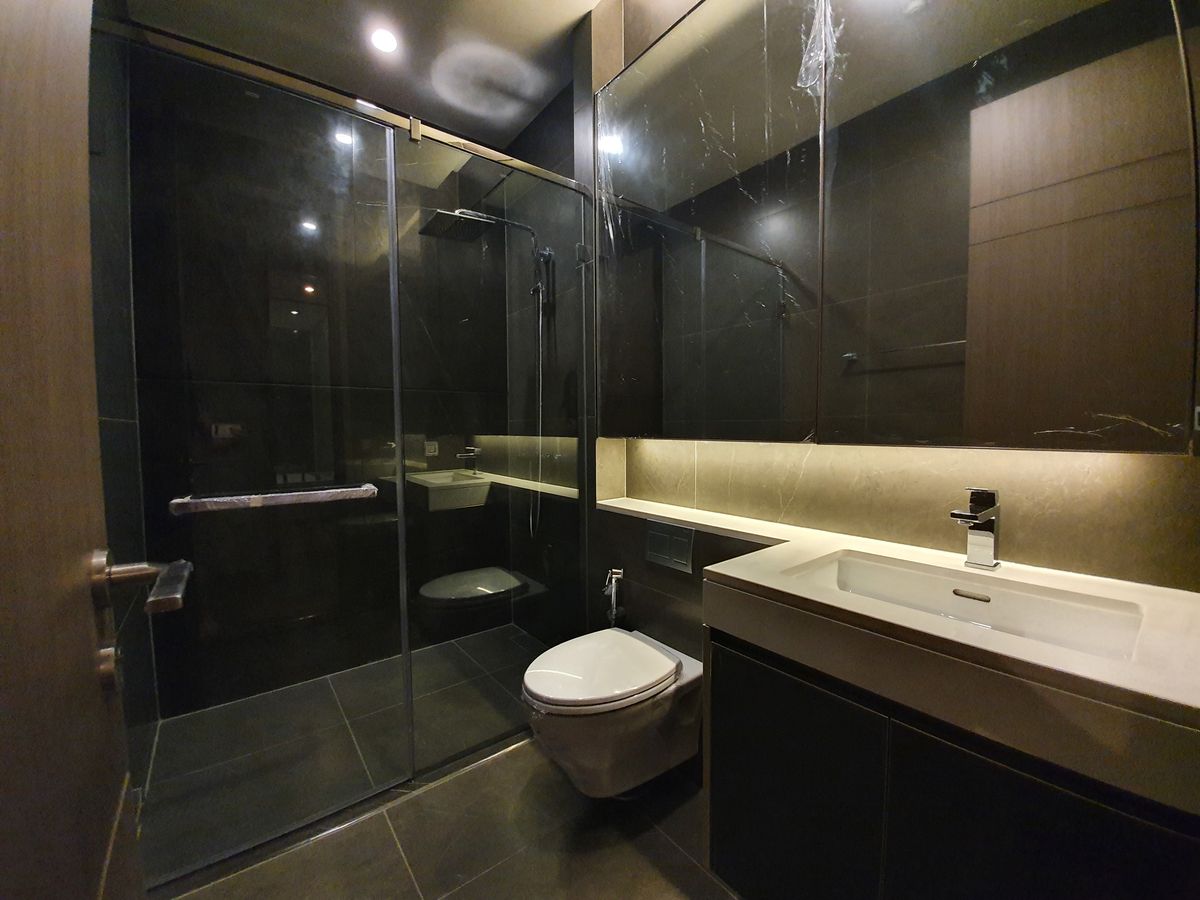 ให้เช่าคอนโดพระราม 9 เพชรบุรีตัดใหม่ RCA : ให้เช่า The Esse at Singha Complex ราคา 80,000 บาท [MKr250603]