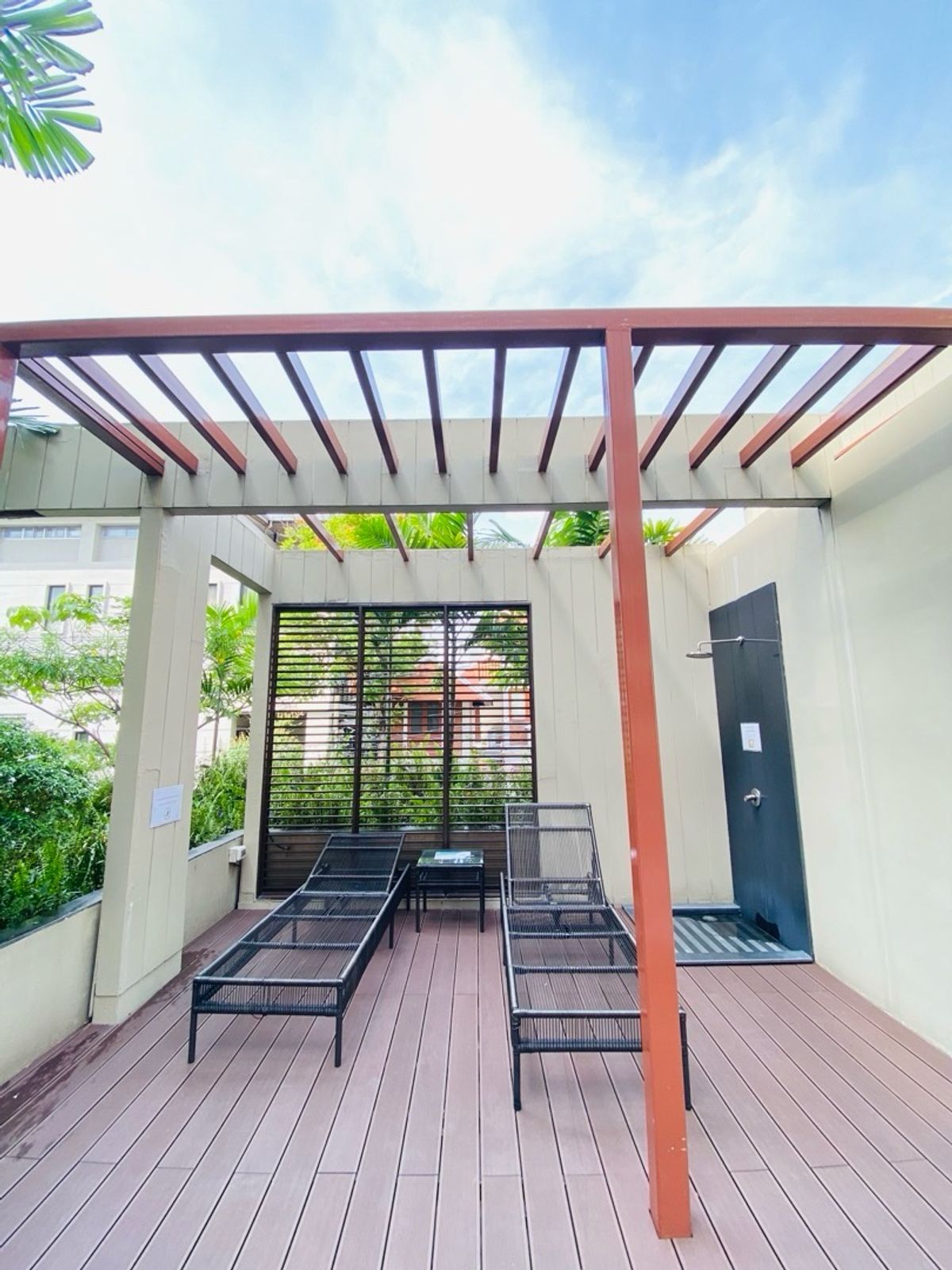 ขายคอนโดสุขุมวิท อโศก ทองหล่อ : เลต ดเวล สุขุมวิท26 คอนโด 3 ชั้น สุด Rare Item พร้อมสระว่ายน้ำส่วนตัว ใจกลางสุขุมวิท 26