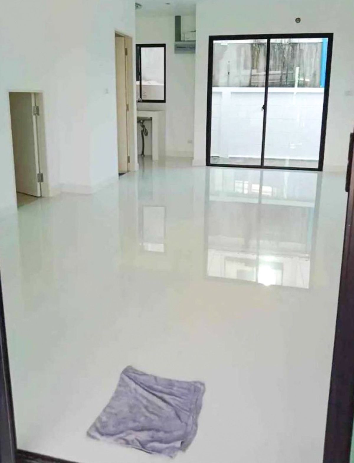 ขายทาวน์โฮมนวมินทร์ รามอินทรา : บ้านกลางเมือง นวมินทร์ 42 / 3 ห้องนอน (ขาย), Baan Klang Muang Nawamin 42 / 3  Bedrooms (FOR SALE) TPM098