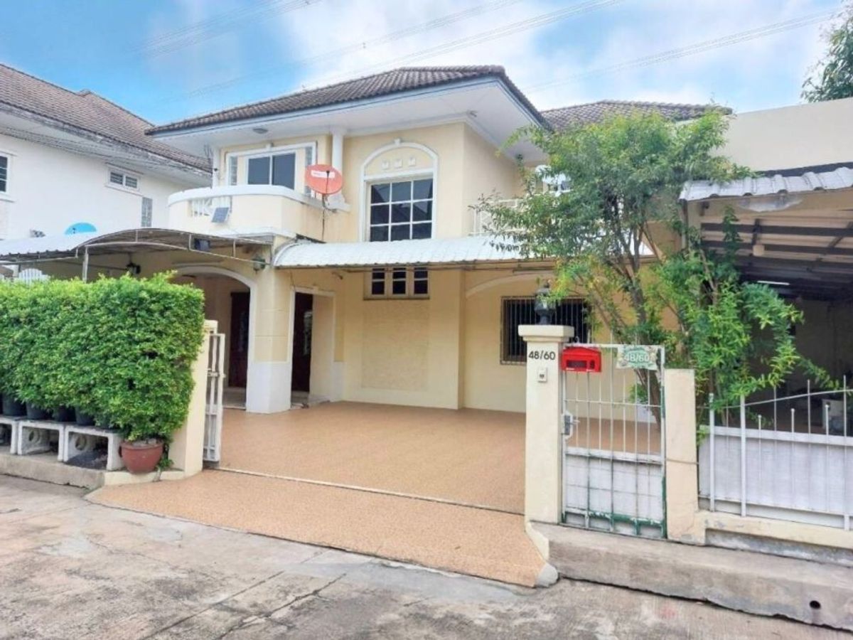 For SaleHouseNonthaburi, Bang Yai, Bangbuathong : 2 storey detached house for sale, Petchwattana Village Liab Canal Road, good location, convenient to travel near the Pink Line