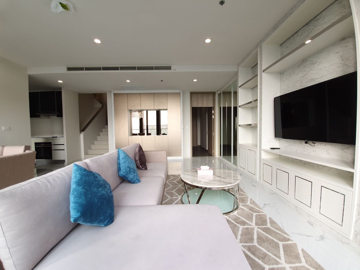 ให้เช่าคอนโดวิทยุ ชิดลม หลังสวน : ให้เช่าห้อง Duplex - Noble Ploenchit ราคา 220,000 บาท [MKr250613]