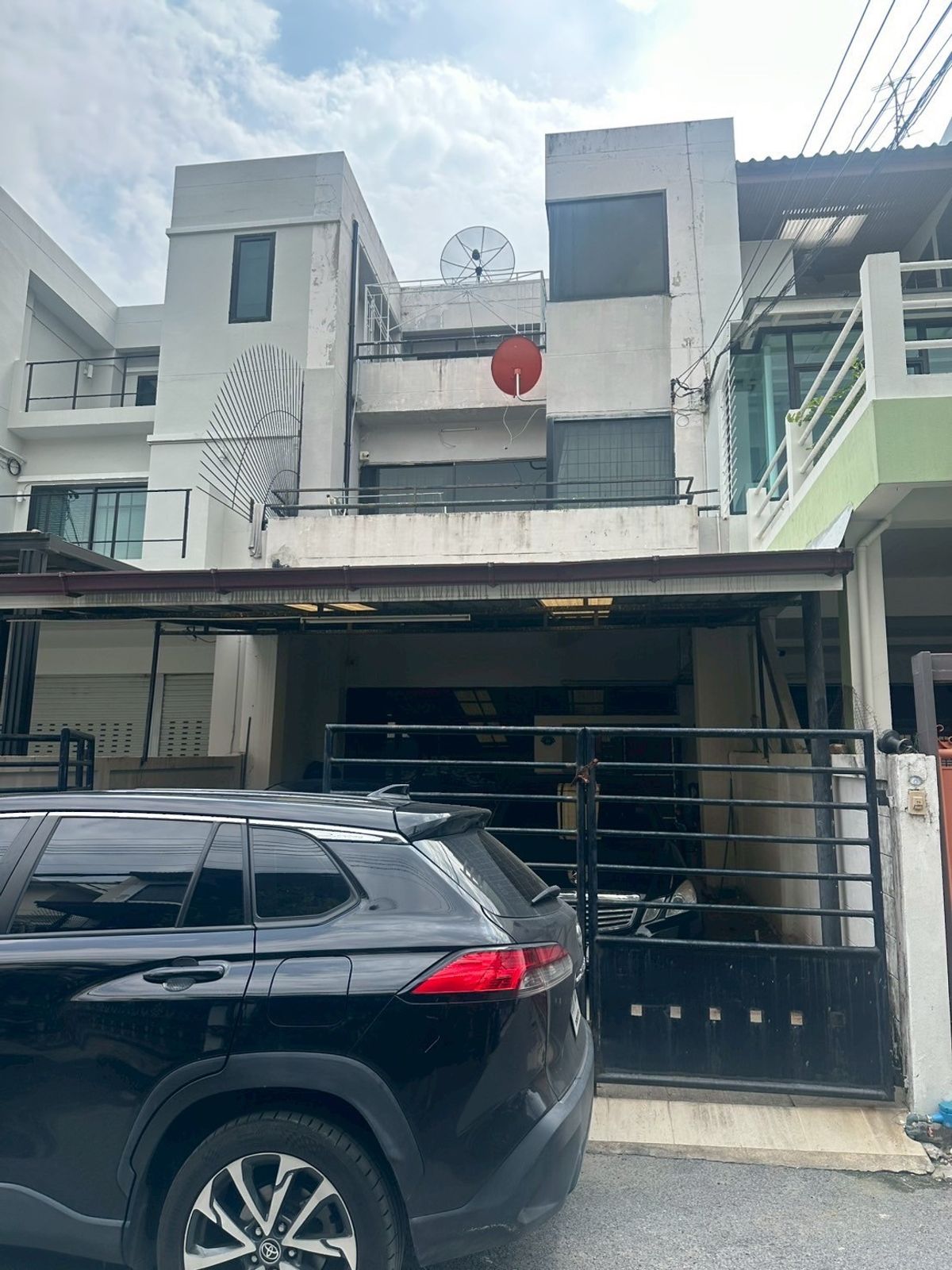 ขายบ้านอ่อนนุช อุดมสุข : ทาวน์โฮม ซอย อ่อนนุช 12 / 4 ห้องนอน (ขาย), Townhome Soi On Nut 12 / 4 Bedrooms (FOR SALE) FON125