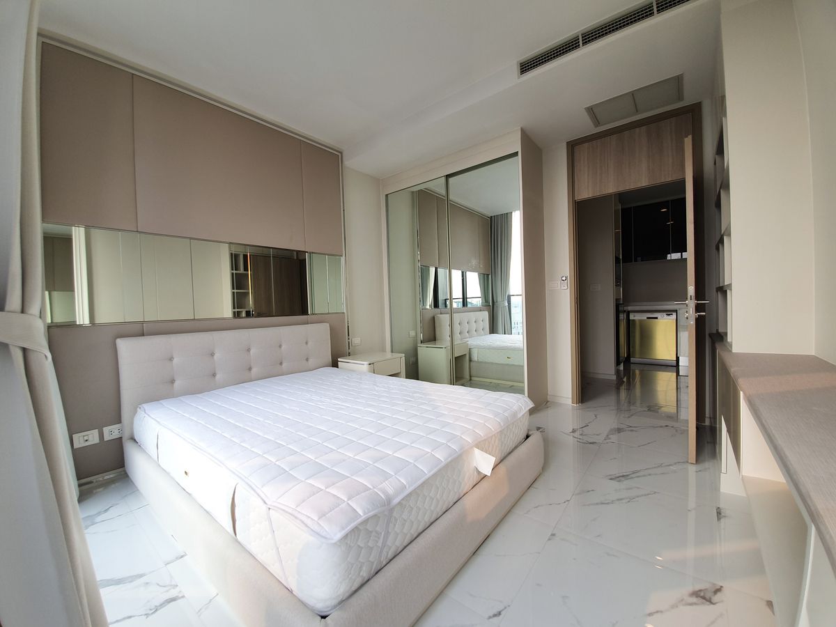 ให้เช่าคอนโดวิทยุ ชิดลม หลังสวน : ให้เช่าห้อง Duplex - Noble Ploenchit ราคา 220,000 บาท [MKr250613]