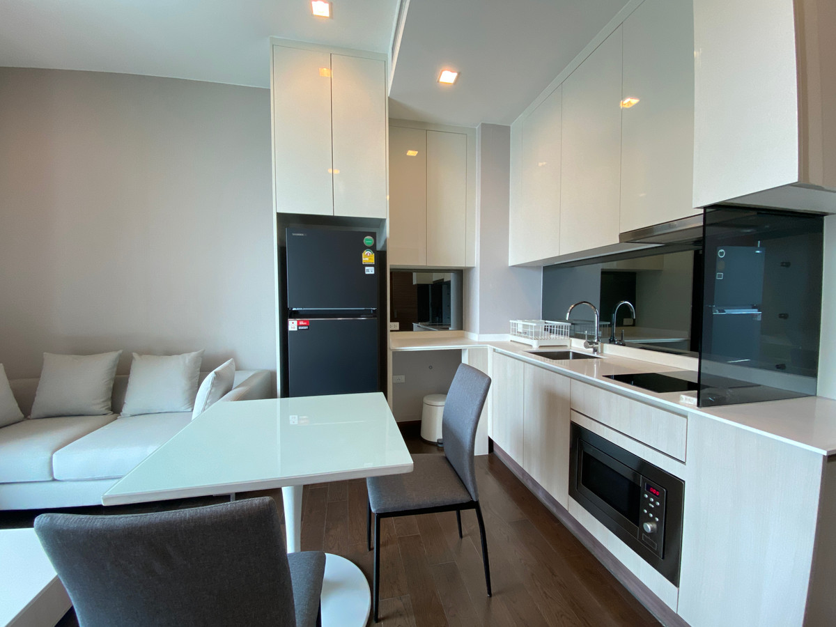 For SaleCondoRama9, Petchburi, RCA : Urgent sale, luxury condo in the heart of Asoke! Addicted to MRT. Price.