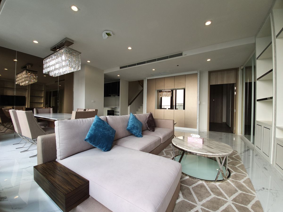 ให้เช่าคอนโดวิทยุ ชิดลม หลังสวน : ให้เช่าห้อง Duplex - Noble Ploenchit ราคา 220,000 บาท [MKr250613]