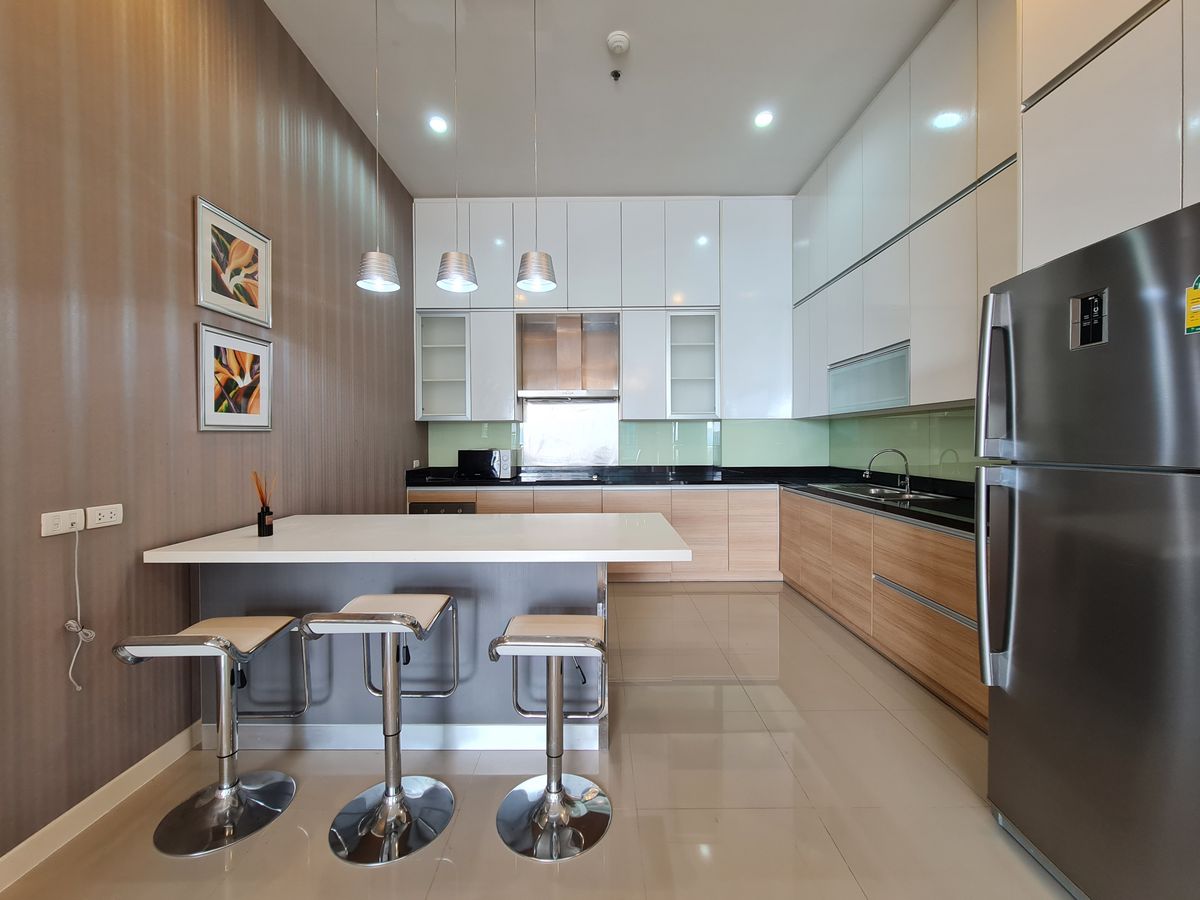 ให้เช่าคอนโดพระราม 9 เพชรบุรีตัดใหม่ RCA : ให้เช่า Penthouse - Circle Condominium ราคา 100,000 บาท [MKr250610]