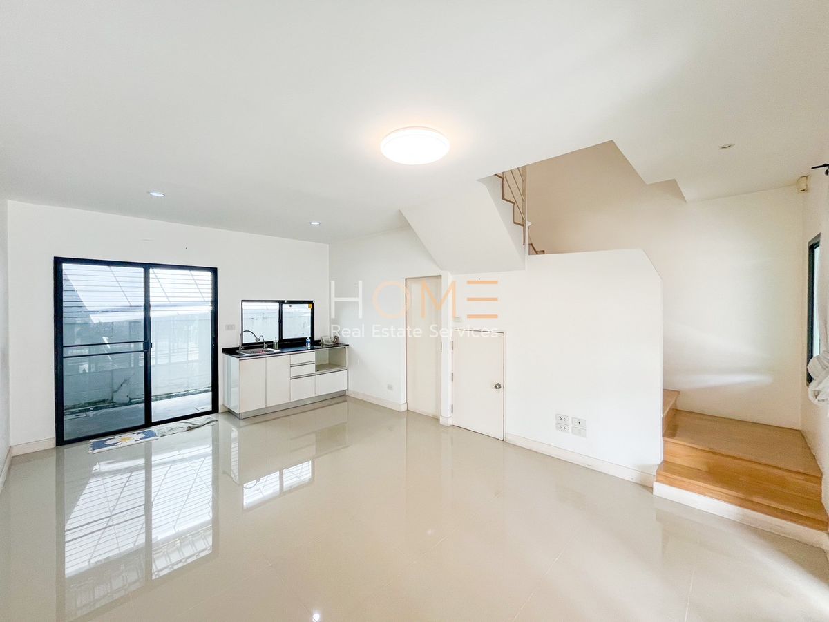 ขายทาวน์โฮมนวมินทร์ รามอินทรา : บ้านกลางเมือง นวมินทร์ 42 / 3 ห้องนอน (ขาย), Baan Klang Muang Nawamin 42 / 3 Bedrooms (FOR SALE) TPM099