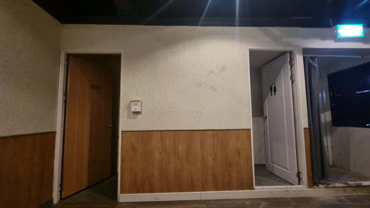 For RentShop HouseSukhumvit, Asoke, Thonglor : Rent a Thonglor commercial building, suitable for a restaurant, 4 meters wide, 15 sq.m., 4 layers high