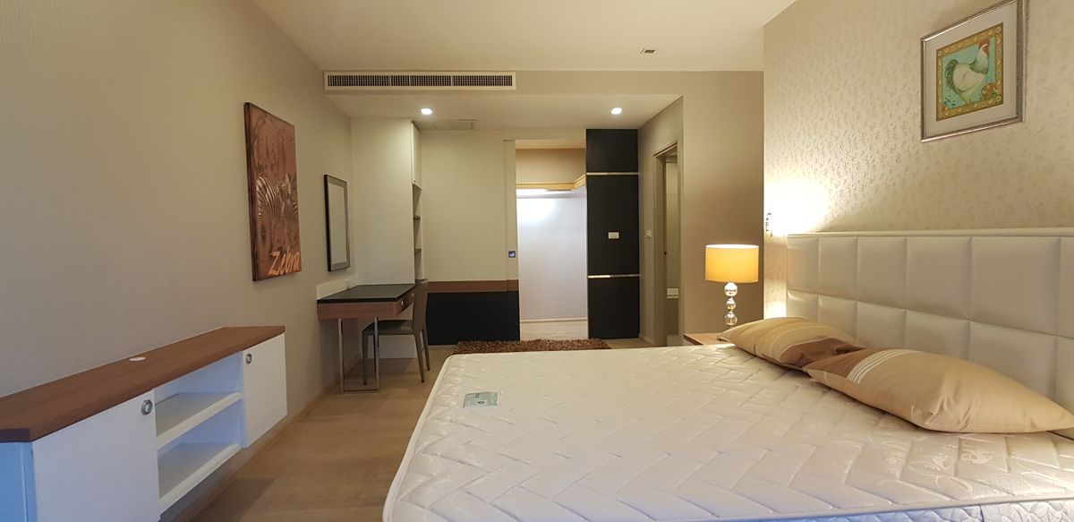 ให้เช่าคอนโดสุขุมวิท อโศก ทองหล่อ : ให้เช่า Noble Remix ราคา 100,000 บาท [MKr250605]