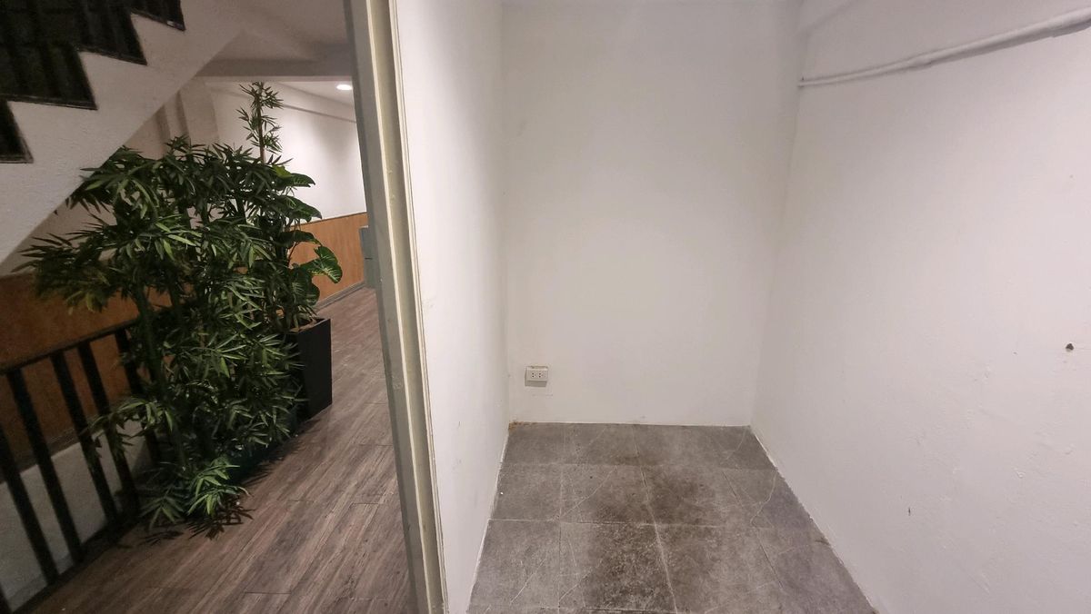 For RentShop HouseSukhumvit, Asoke, Thonglor : Rent a Thonglor commercial building, suitable for a restaurant, 4 meters wide, 15 sq.m., 4 layers high