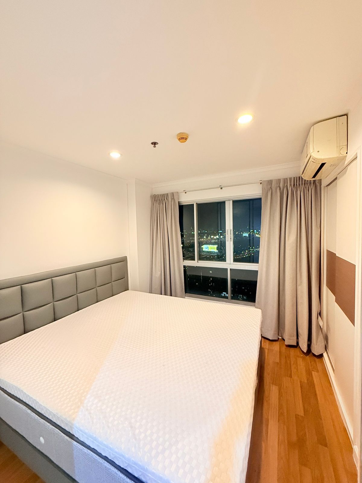 For SaleCondoKhlongtoei, Kluaynamthai : Condo for sale now! Beautiful room near BTS Phra Khanong, can make an appointment immediately / installment only 8, xxx baht / month ✨ Lumpini Rama 4 -Kluaynamthai