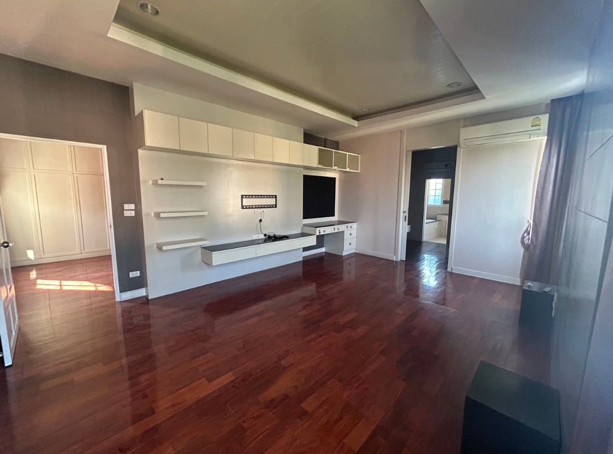 ขายบ้านลาดกระบัง สุวรรณภูมิ : โกลเด้น นครา อ่อนนุช 65 / 4 ห้องนอน (ขาย), Golden Nakara Onnut 65 / 4 Bedrooms (FOR SALE) FON062