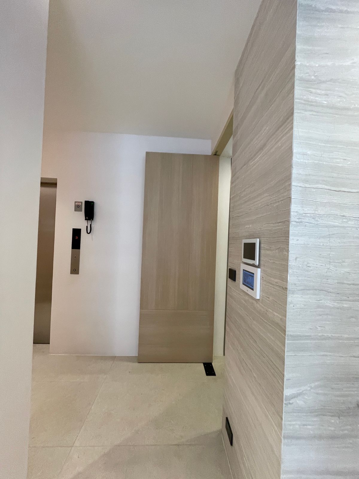 ขายบ้านอารีย์ อนุสาวรีย์ : ขายบ้านเดี่ยวหรูระดับSuper Luxury ใจกลางอารีย์ Vi Ari (วี อารีย์) ขนาด 3.5 ชั้น  มาพร้อมสระว่ายน้ำส่วนตัวและยิมในบ้าน โดดเด่นของดีไซน์ Double Volume ที่ให้ความรู้สึกโอ่โถง และความครบครันของ Facility ส่วนตัวสะดวกสบาย พร้อมระบบ Smart Home และความปลอดภัยสูง