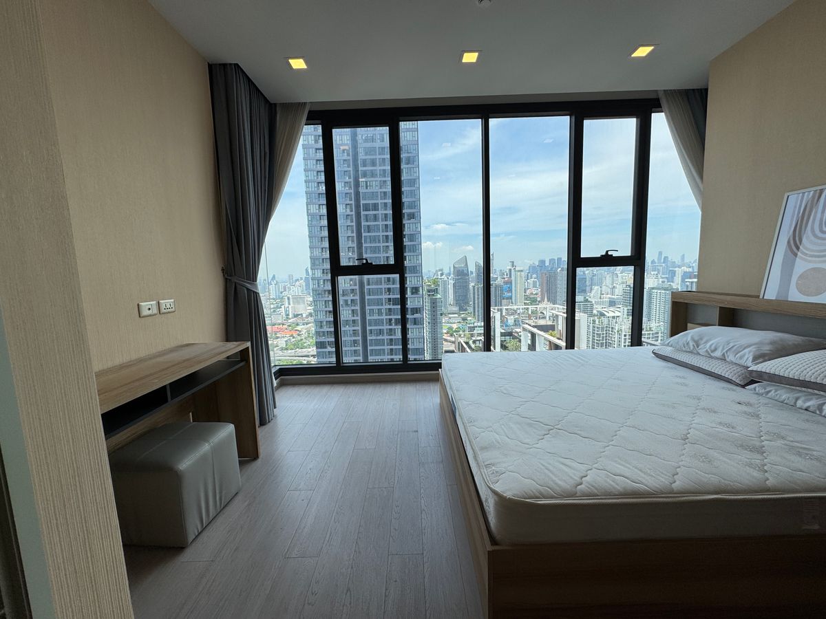 ให้เช่าคอนโดพระราม 9 เพชรบุรีตัดใหม่ RCA : One9Five พระราม 9 – ห้องเช่า 2 ห้องนอน High-Rise วิวสวย เฟอร์ครบ