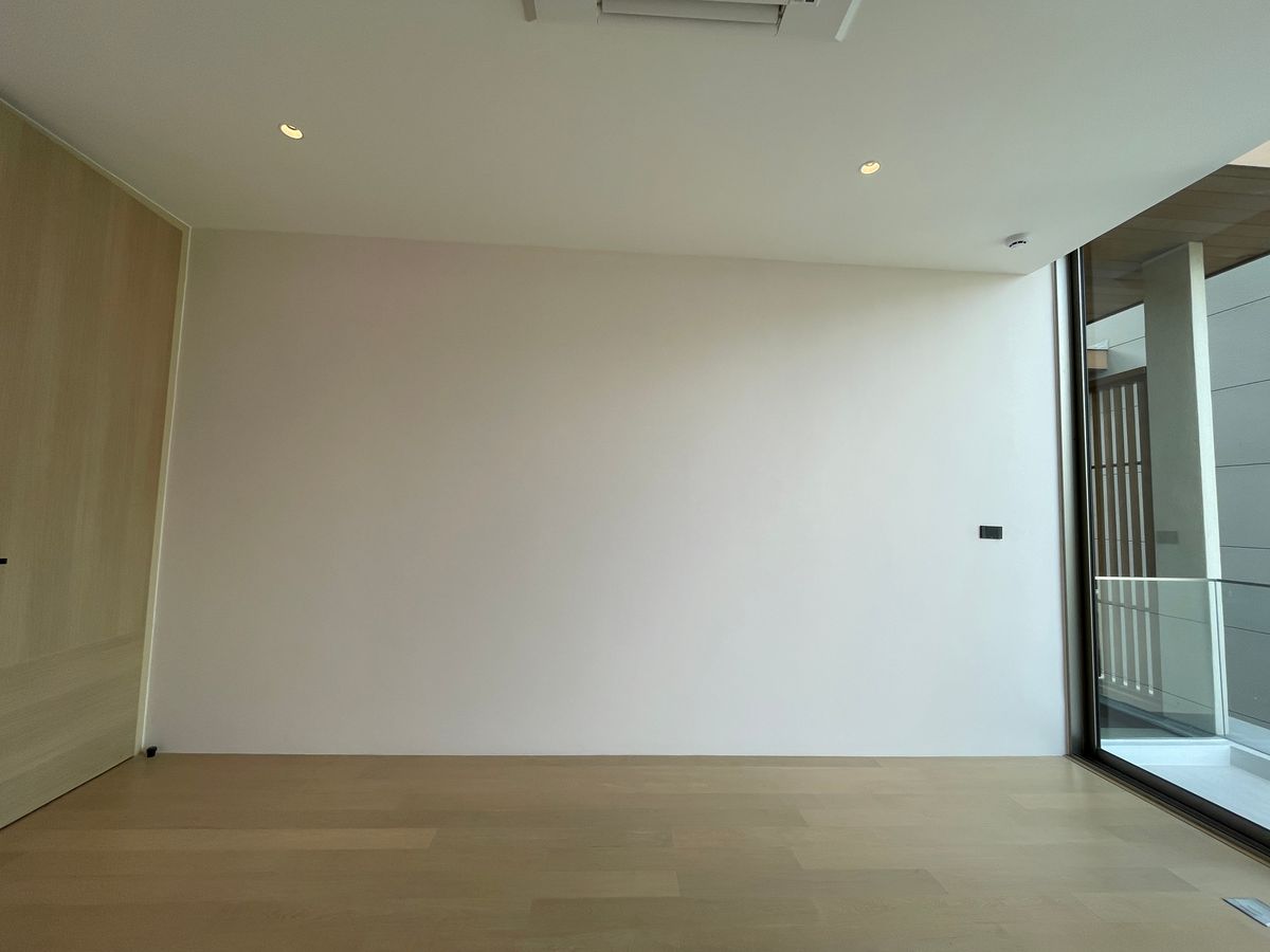 ขายบ้านอารีย์ อนุสาวรีย์ : ขายบ้านเดี่ยวหรูระดับSuper Luxury ใจกลางอารีย์ Vi Ari (วี อารีย์) ขนาด 3.5 ชั้น  มาพร้อมสระว่ายน้ำส่วนตัวและยิมในบ้าน โดดเด่นของดีไซน์ Double Volume ที่ให้ความรู้สึกโอ่โถง และความครบครันของ Facility ส่วนตัวสะดวกสบาย พร้อมระบบ Smart Home และความปลอดภัยสูง