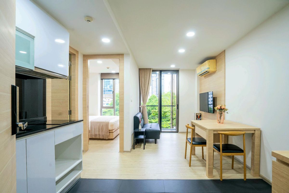 ให้เช่าคอนโดสีลม ศาลาแดง บางรัก : พร้อมอยู่ klass silom condo ชั้น 6 (low rise) รีโนเวททั้งห้อง ห้องสวยใหม่สุด