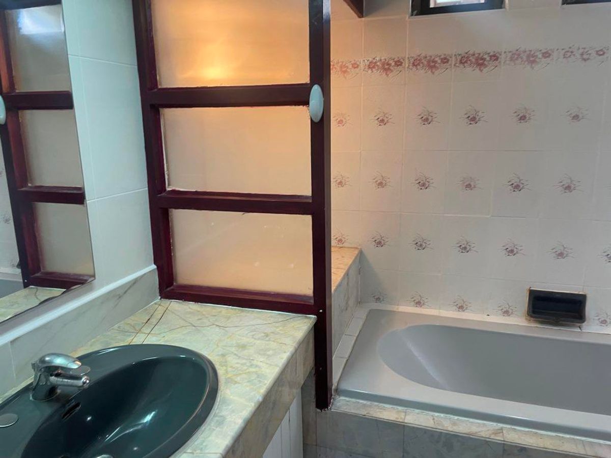 ขายทาวน์โฮมพระราม 3 สาธุประดิษฐ์ : ขาย ทาวน์โฮม หมู่บ้าน Garden house – ติดถนนนนทรี(ระหว่างซอย 26 – 28) – เนื้อที่ดิน 32 ตารางวา  พื้นที่ใช้สอยประมาณ 300-400 ตารางเมตร 4 ชั้น ขนาดประมาณ หน้ากว้าง 6.4 เมตร ลึก 20 เมตร 3 ห้องนอน 1ห้องทำงาน