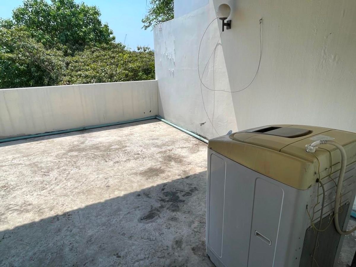 ขายทาวน์โฮมพระราม 3 สาธุประดิษฐ์ : ขาย ทาวน์โฮม หมู่บ้าน Garden house – ติดถนนนนทรี(ระหว่างซอย 26 – 28) – เนื้อที่ดิน 32 ตารางวา  พื้นที่ใช้สอยประมาณ 300-400 ตารางเมตร 4 ชั้น ขนาดประมาณ หน้ากว้าง 6.4 เมตร ลึก 20 เมตร 3 ห้องนอน 1ห้องทำงาน