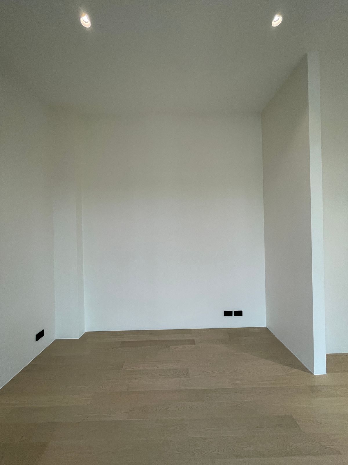 ขายบ้านอารีย์ อนุสาวรีย์ : ขายบ้านเดี่ยวหรูระดับSuper Luxury ใจกลางอารีย์ Vi Ari (วี อารีย์) ขนาด 3.5 ชั้น  มาพร้อมสระว่ายน้ำส่วนตัวและยิมในบ้าน โดดเด่นของดีไซน์ Double Volume ที่ให้ความรู้สึกโอ่โถง และความครบครันของ Facility ส่วนตัวสะดวกสบาย พร้อมระบบ Smart Home และความปลอดภัยสูง