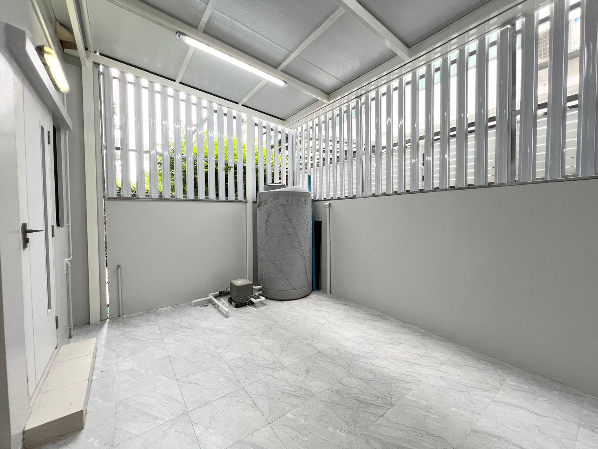 ทาวน์โฮมเกษตร นวมินทร์ ลาดปลาเค้า : ขาย ทาว์นโฮมหรู โครงการ The Landmark เอกมัย-รามอินทรา จาก Land and House บ้าน renovate ใหม่ เฟอร์ครบ พร้อมอยู่