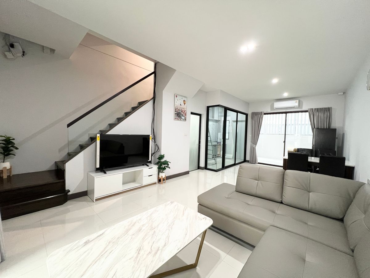 ทาวน์โฮมเกษตร นวมินทร์ ลาดปลาเค้า : ขาย ทาว์นโฮมหรู โครงการ The Landmark เอกมัย-รามอินทรา จาก Land and House บ้าน renovate ใหม่ เฟอร์ครบ พร้อมอยู่