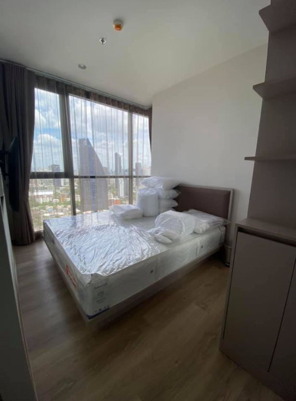 ให้เช่าคอนโดสุขุมวิท อโศก ทองหล่อ : F4081265 ให้เช่า คอนโด OKA HAUS Sukhumvit 36 ขนาด 41 ตร.ม ชั้น 32