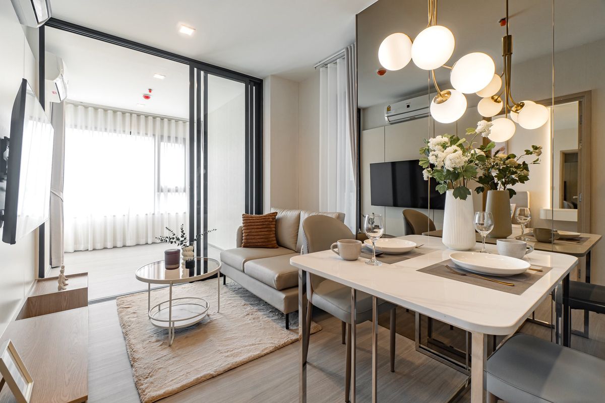 For RentCondoThaphra, Talat Phlu, Wutthakat : ⭐️ Life Sathorn Sierra ⭐️ 1 Bedroom 39.47 sq.m., 37 floor, beautiful room, well decorated Ready