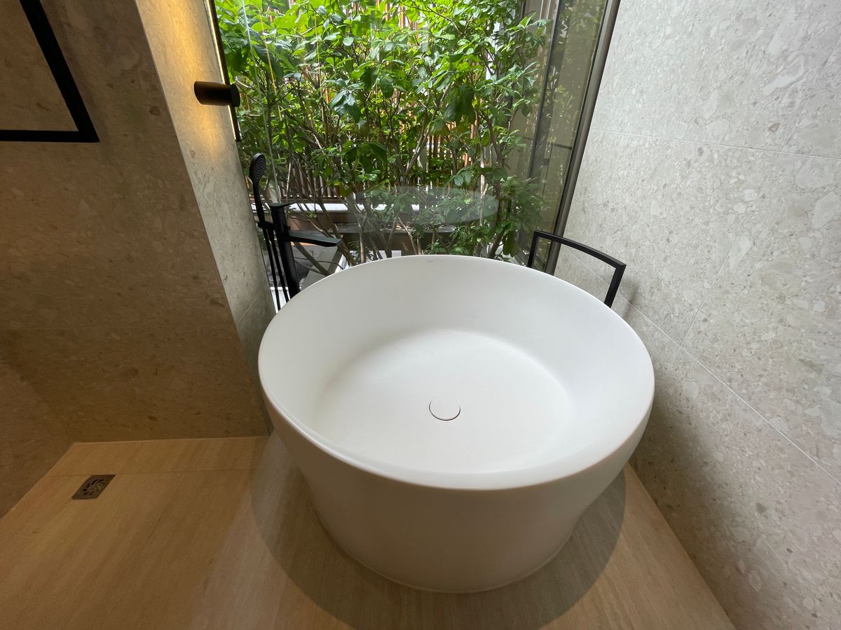 ขายบ้านอารีย์ อนุสาวรีย์ : ขายบ้านเดี่ยวหรูระดับSuper Luxury ใจกลางอารีย์ Vi Ari (วี อารีย์) ขนาด 3.5 ชั้น  มาพร้อมสระว่ายน้ำส่วนตัวและยิมในบ้าน โดดเด่นของดีไซน์ Double Volume ที่ให้ความรู้สึกโอ่โถง และความครบครันของ Facility ส่วนตัวสะดวกสบาย พร้อมระบบ Smart Home และความปลอดภัยสูง