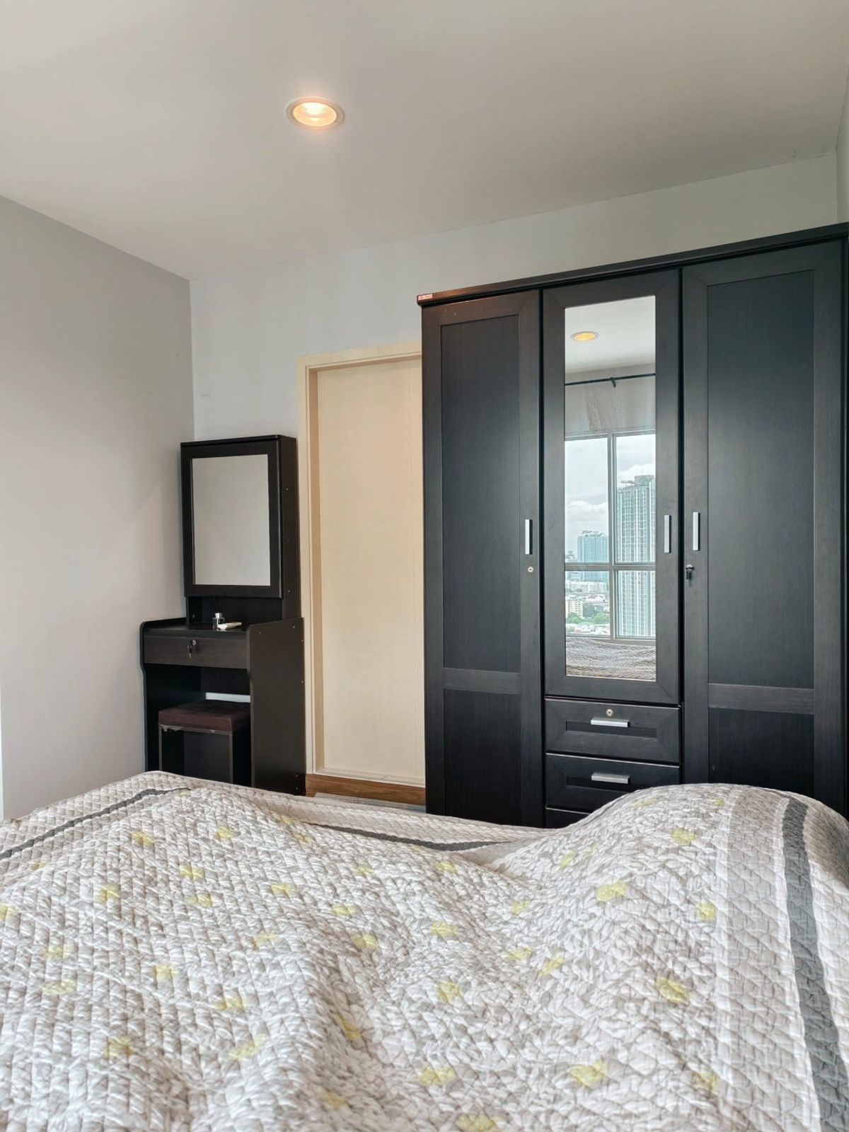 ขายคอนโดคลองเตย กล้วยน้ำไท : Hot ขายAspire Rama4 ห้องไซส์ใหญ่ 2นอน 1น้ำ วิวเเม่น้ำเจ้าพระยา ราคาดีมาก 4 ล้านเท่านั้น ราคาตร.ม.ไม่ถึงเเสน (062-4163966แพรว)