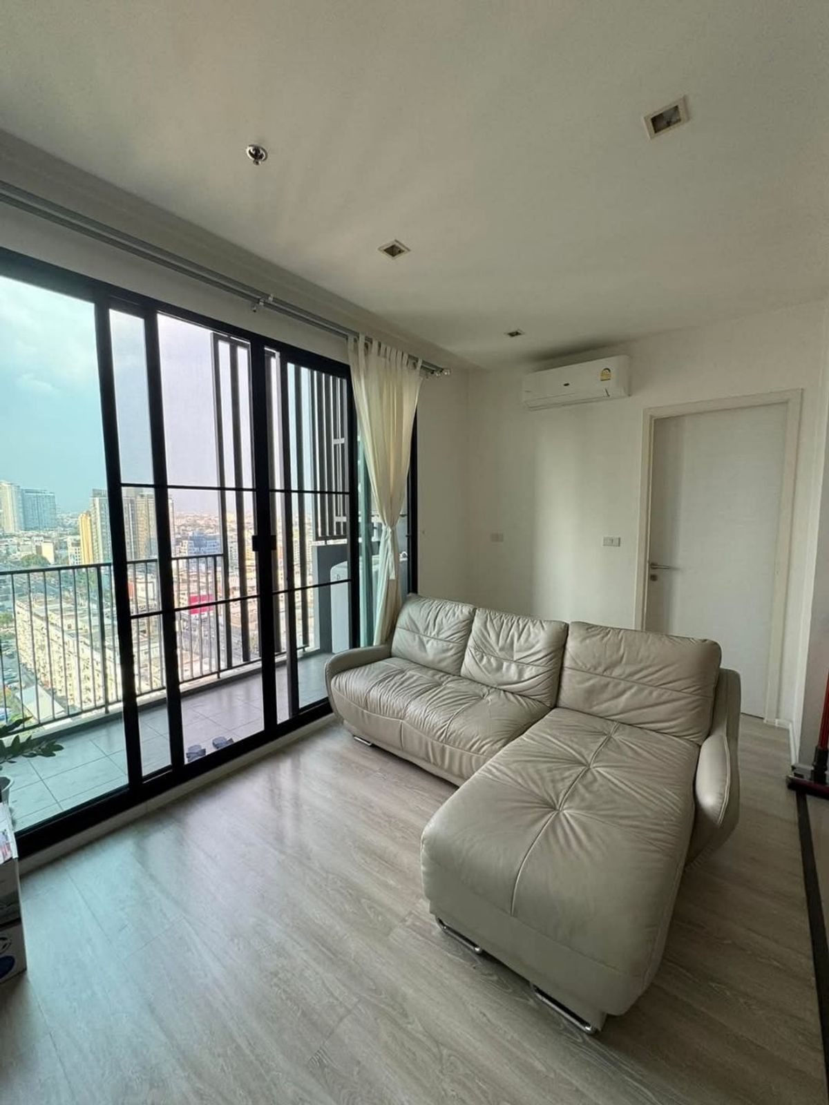 ขายคอนโดรัชดา ห้วยขวาง : 🔥🔥ขายถูกสุดในตึก!! 1b1b 4.2mb - Quinn Condo Ratchada 📞Call 096 896 5953