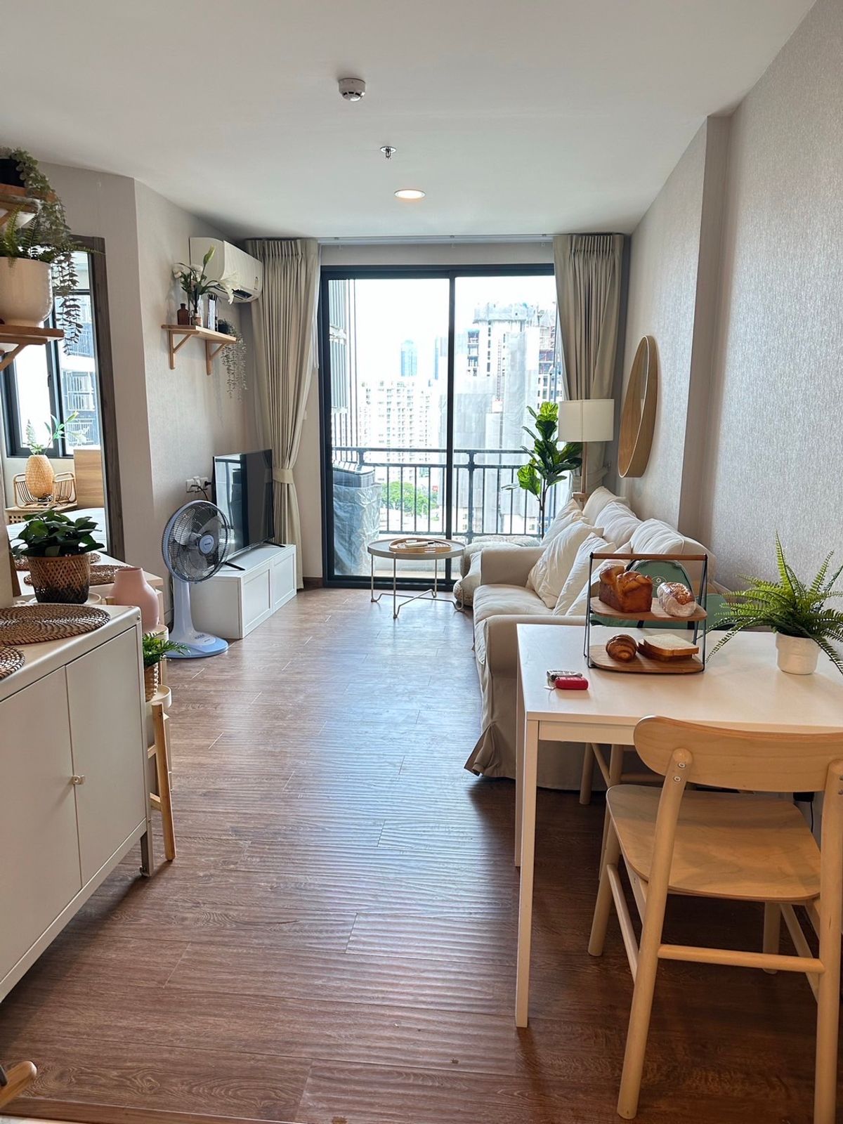 ให้เช่าคอนโดรัชดา ห้วยขวาง : ✨ ให้เช่า อาร์ติซาน รัชดา  เฟอร์ครบ ห้องกว้าง แต่งพร้อมอยู่✨