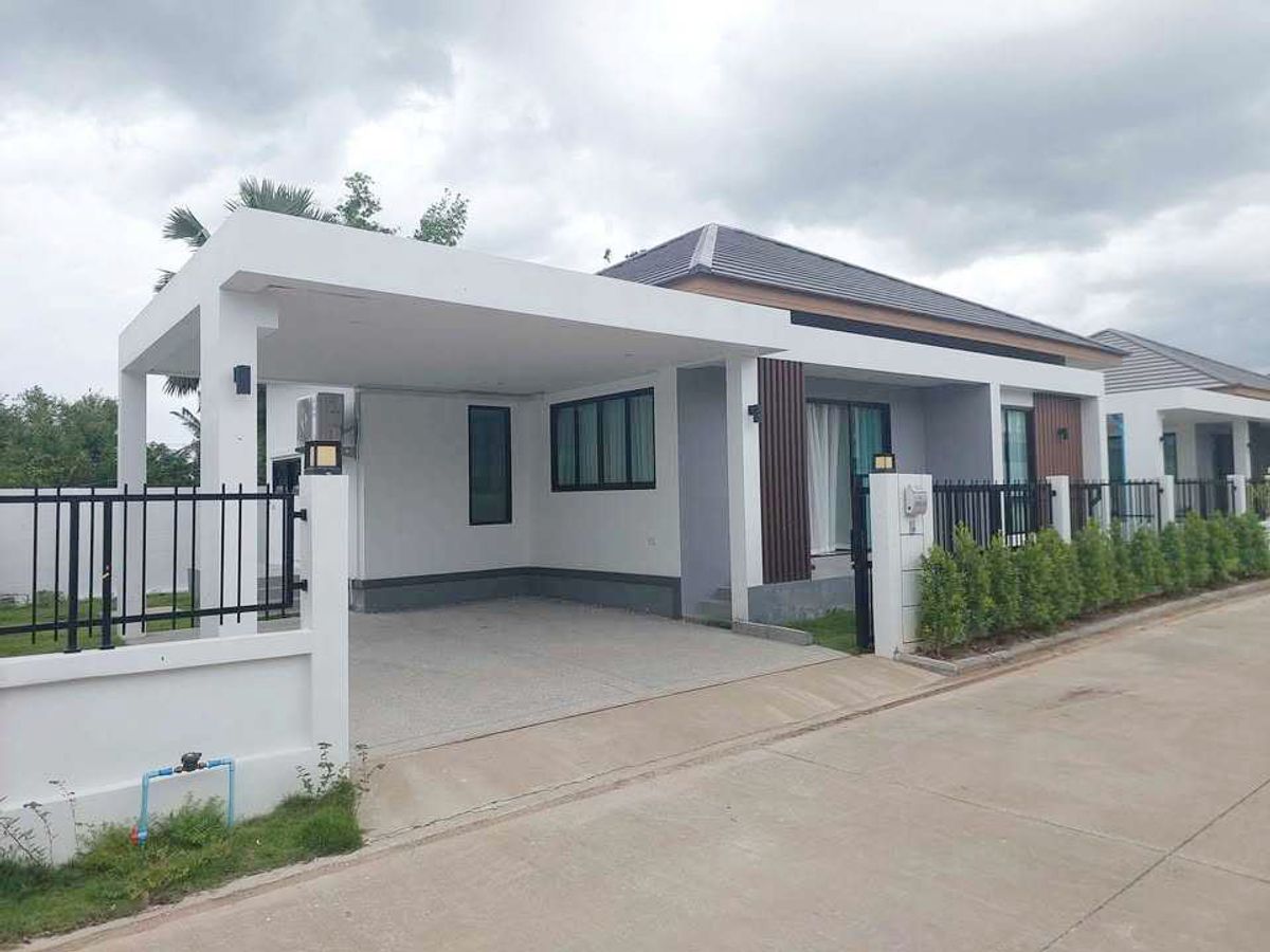 ให้เช่าบ้านเชียงใหม่ : บ้านในโครงการ ให้เช่าเดือนละ 25,000 บาท ใกล้รร.นานาชาติลานนา-หางดงเพียง 5 นาที No.14H924