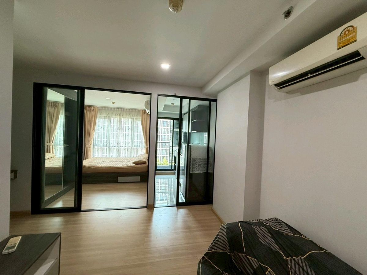 ให้เช่าคอนโดวิภาวดี ดอนเมือง หลักสี่ : 📣ให้เช่าคอนโดไนท์บริดจ์ สกายซิตี้ สะพานใหม่ 🏢 ติดBTSสายหยุดเพียง 0 เมตร🚆 ครัวปิด เป็นสัดส่วน พร้อมเฟอร์นิเจอร์และเครื่องใช้ไฟฟ้า ✅️ พร้อมอยู่ ราคา13,000/เดือน 🎊